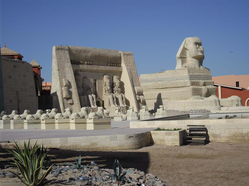 Арена для шоу "Тысяча и одна ночь" Pickalbatros Alf Leila Wa Leila Resort - Neverland Hurghada