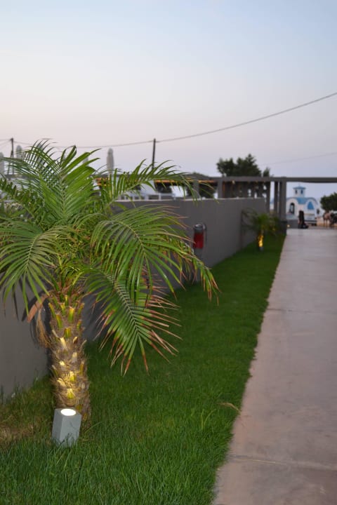 Droga do recepcji NEMA Design Hotel & Spa (Adults Only)