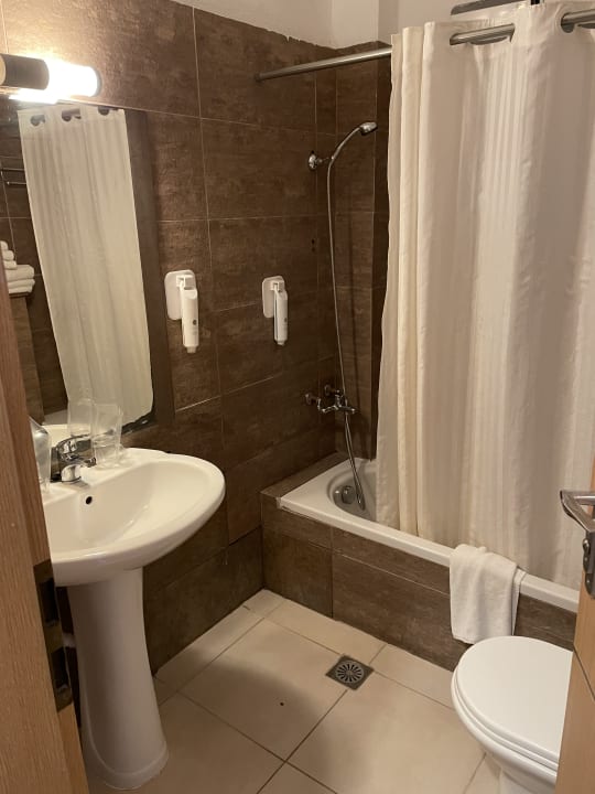 Zimmer Sandy Beach Resort