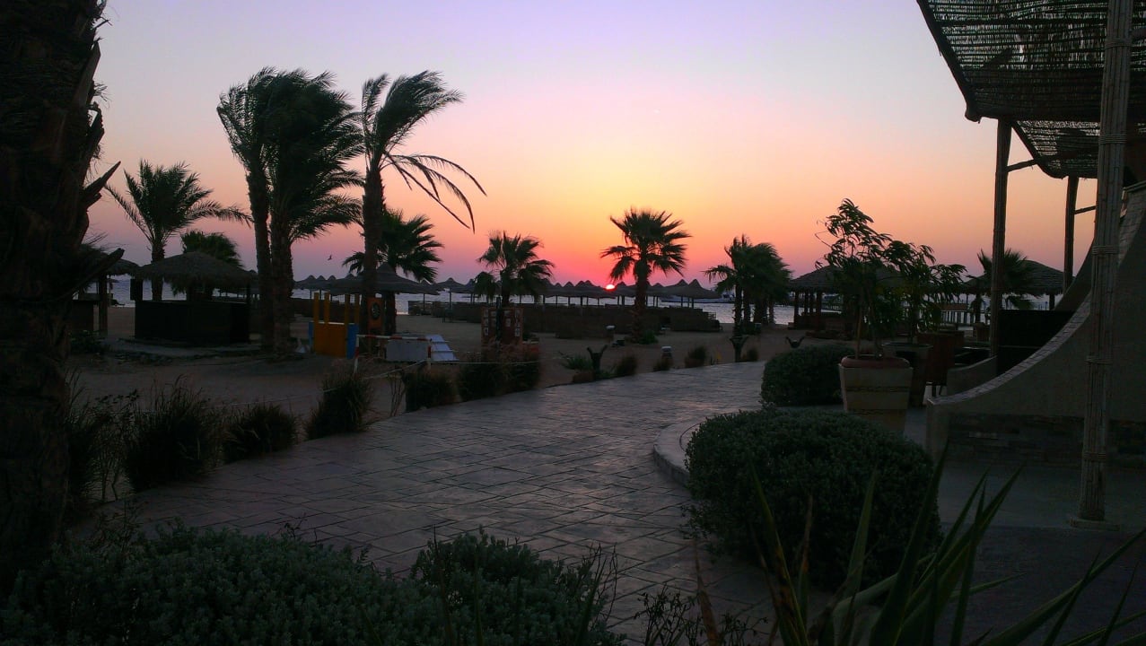 Пляж Amwaj Beach Club Abu Soma Resort