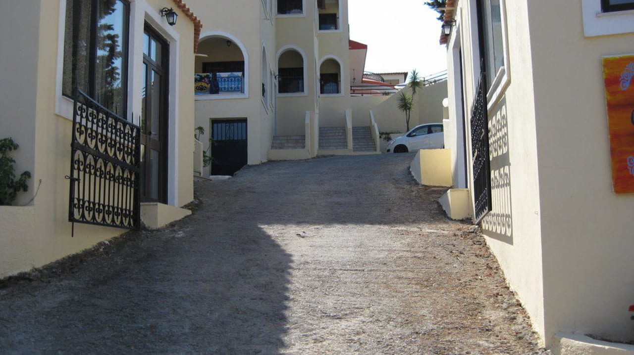 Weg zum Hotel (Bergauf) CORFU PELAGOS HOTEL