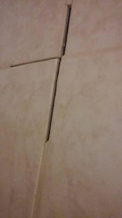 Rausfallendes fugenmaterial Nerton Hotel - Erwachsenenhotel ab 16 Jahren