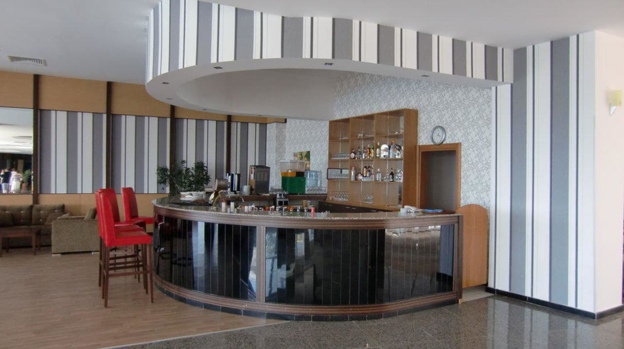 Hotelbar im Lobbybereich Cenger Beach Resort & Spa