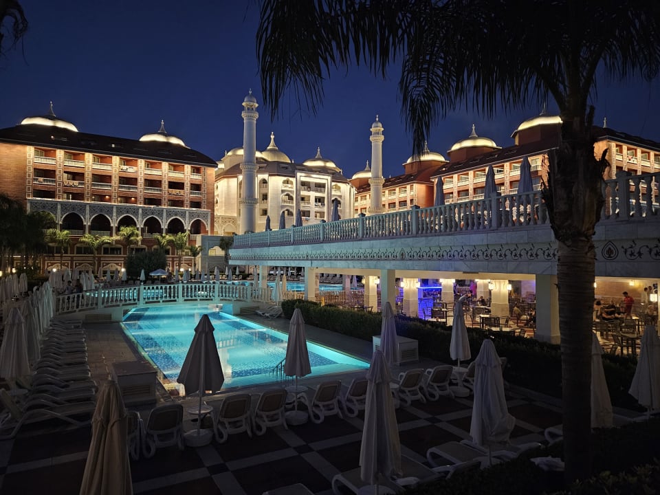 Außenansicht Royal Taj Mahal Hotel