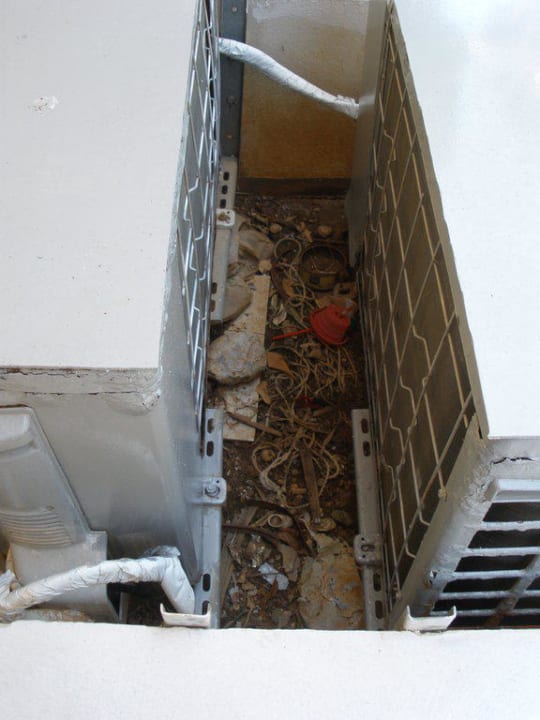 Klimaanlagen auf dem Balkon - lecker Vantaris Luxury Beach Resort