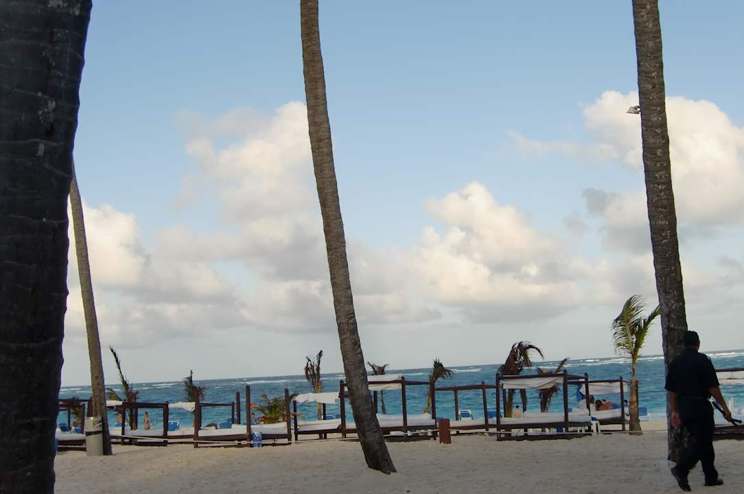 Blick auf VIP-Liegen Punta Cana Princess All Suites Resort & Spa