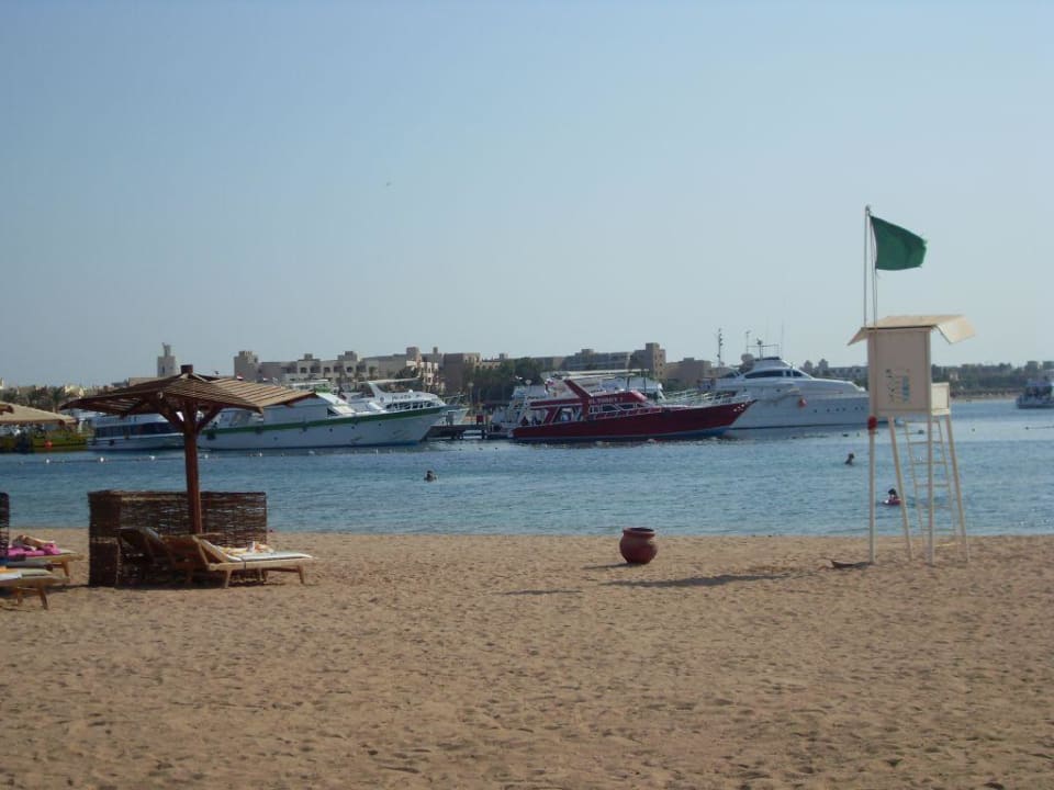 Strand mit kleinem Hafen Xanadu Club Makady Bay
