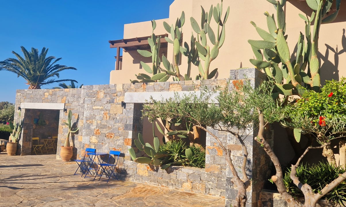 Gartenanlage Paralos Irini Mare
