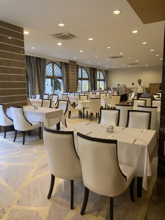 Gastro Royal Holiday Palace