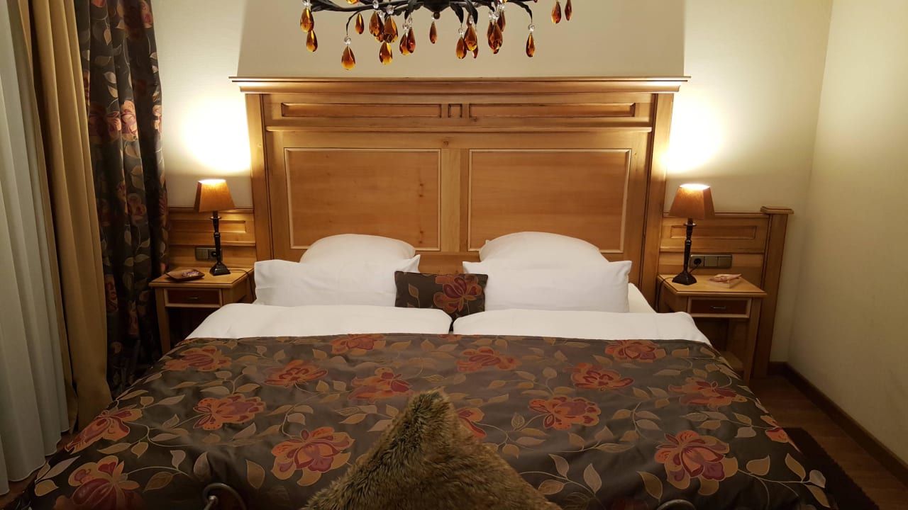 Das große bequeme Doppelbett Hotel Ampervilla