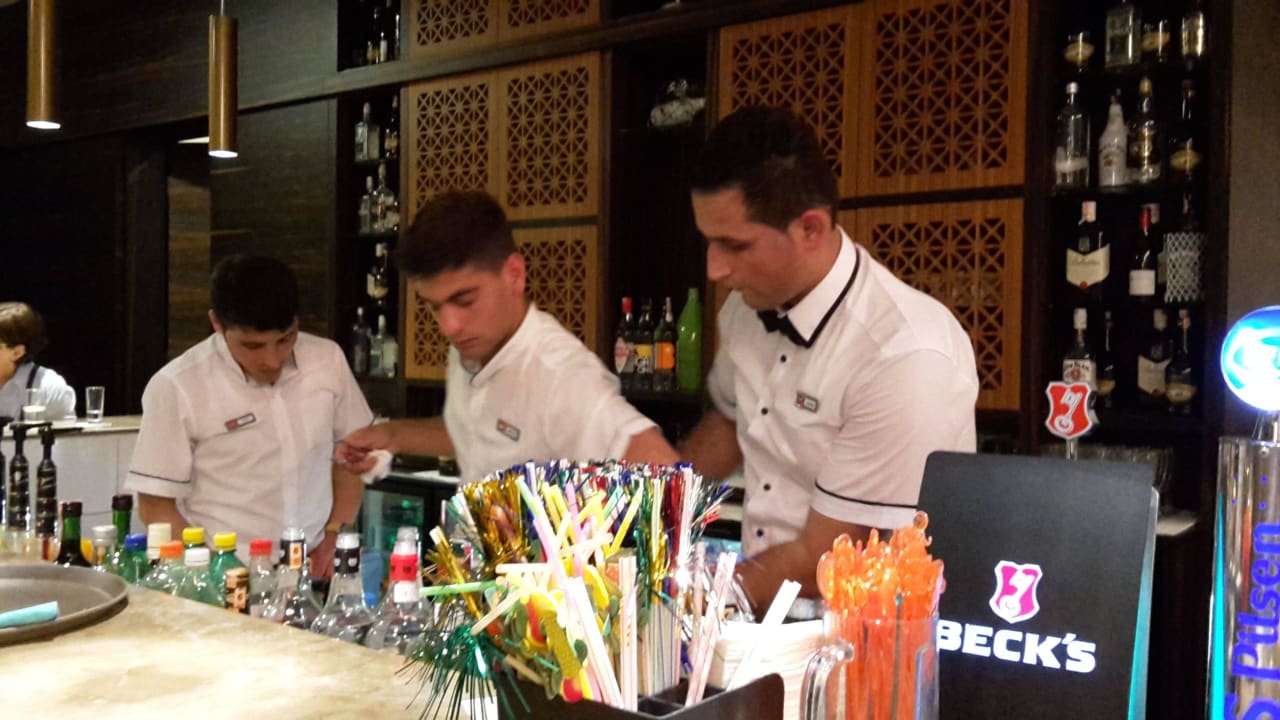 Profis an der Bar Sentido Trendy Verbena Beach