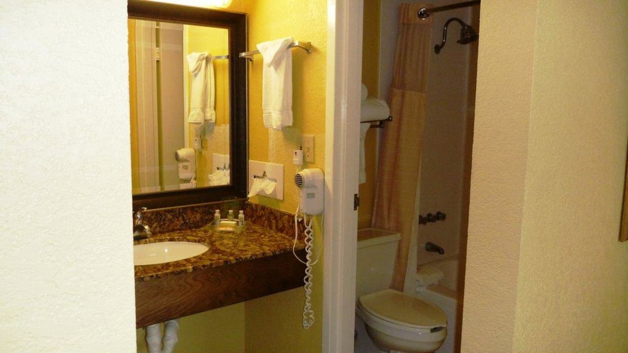 Foto vom Waschbereich Wyndham Garden Hotel Fort Myers Beach