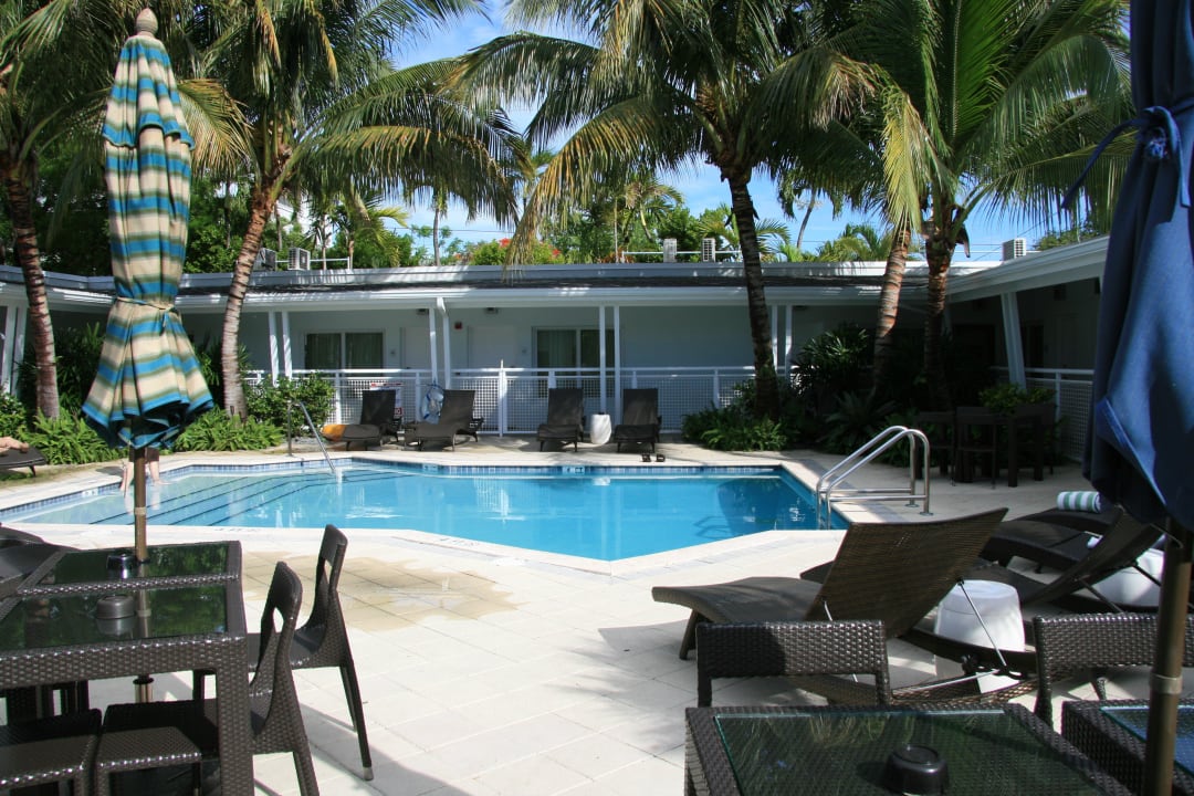 Jedes Zimmer ist liegt direkt am Pool Hotel Orchid Key Inn