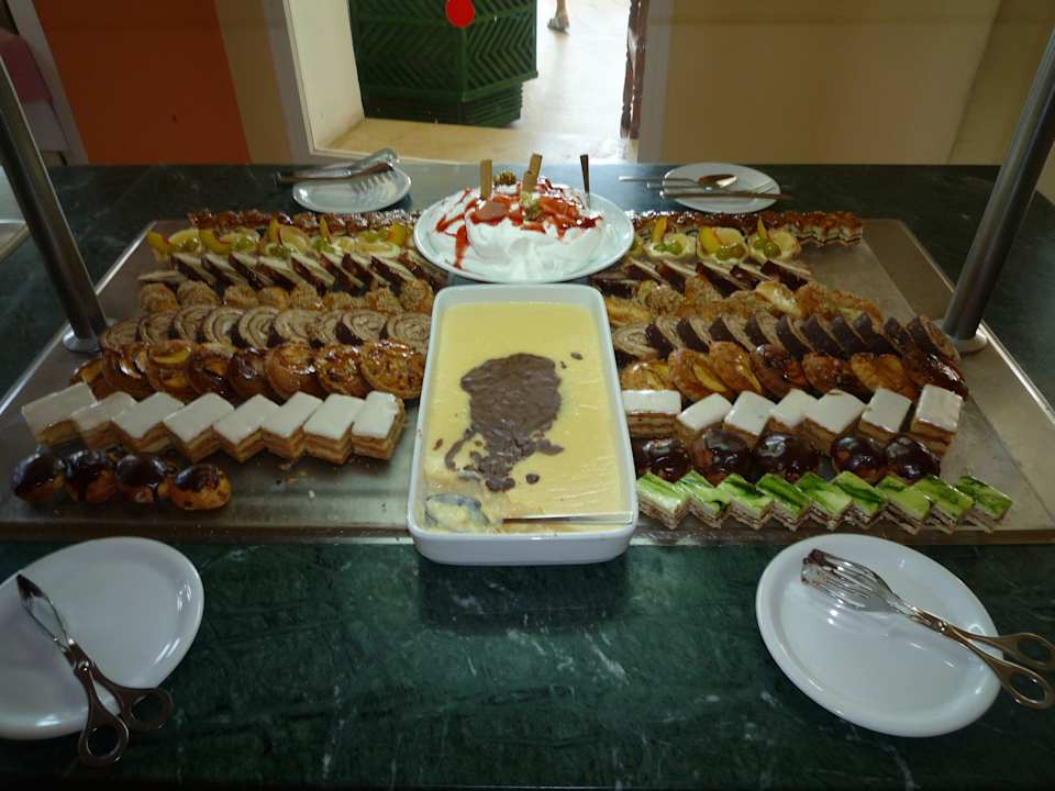 Teil des Nachtischbuffets Mahdia Beach & Aquapark