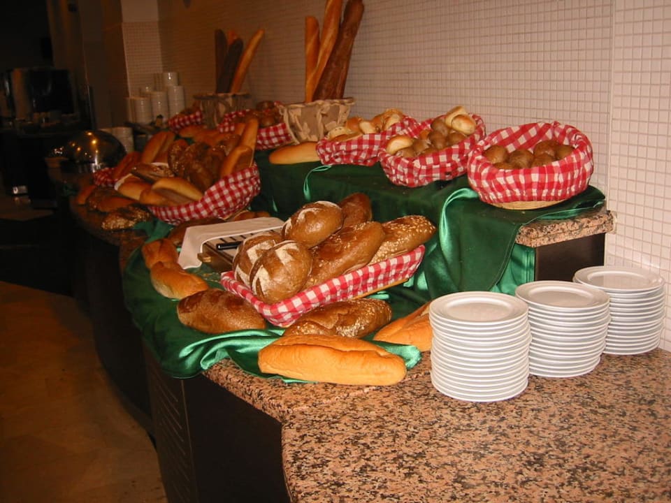 Teil des Büffets Hotel Novum Garden Side