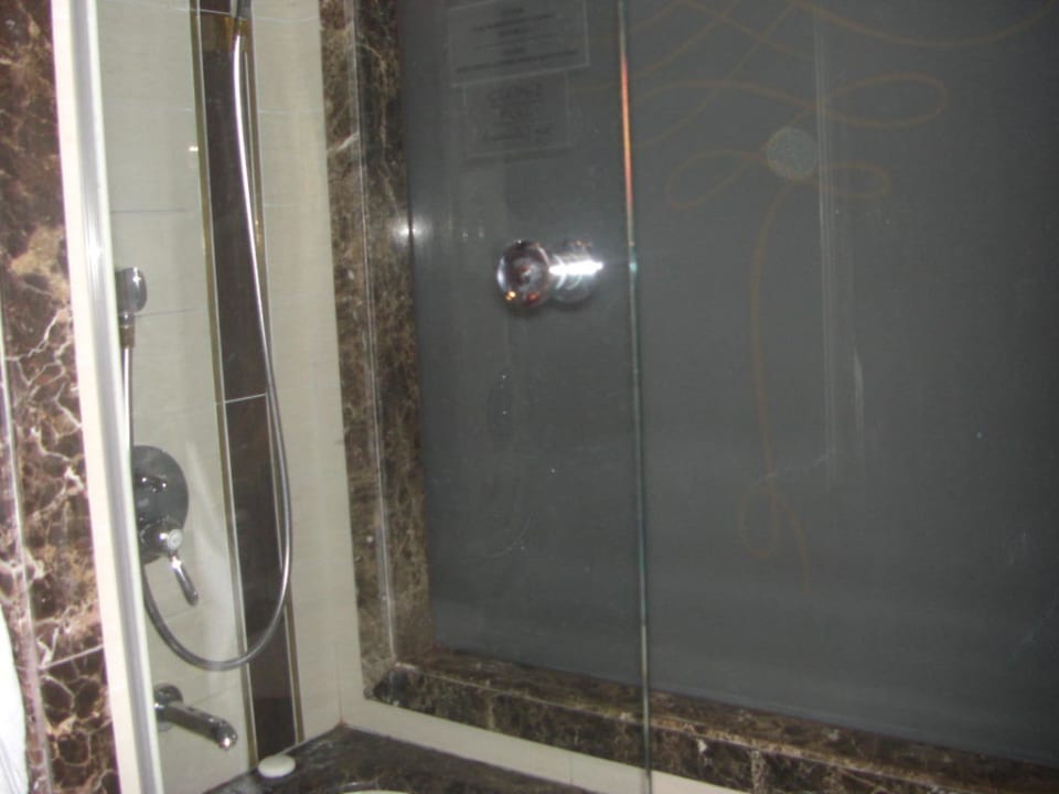 Dusche Elite World Istanbul Taksim Hotel