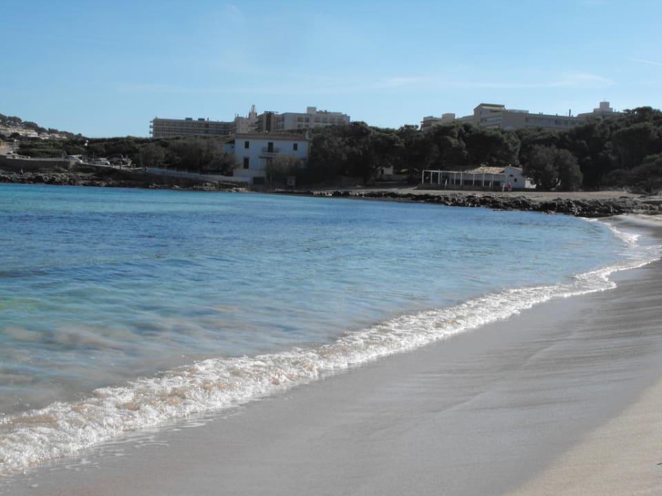 Cala Agulla - rechts S'Entrador Hotel & Spa S'Entrador Playa
