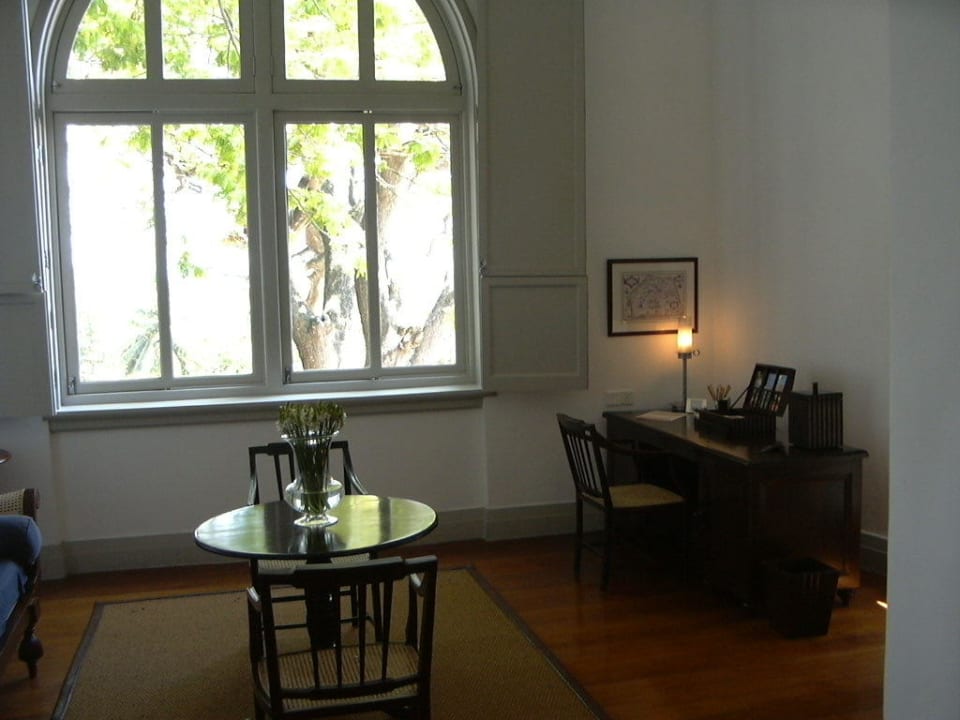 mit Blick auf den ort und das Leben Hotel Amangalla