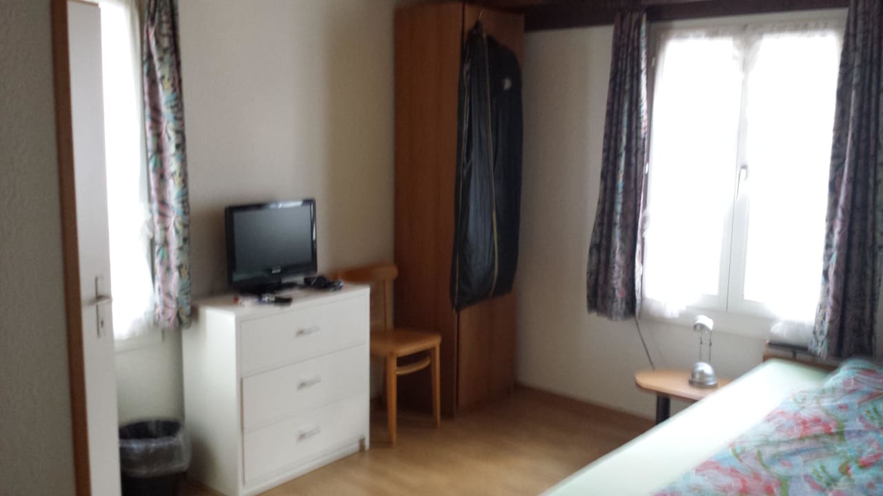   übersichtlich aber ausreichend Hotel Bahnhof