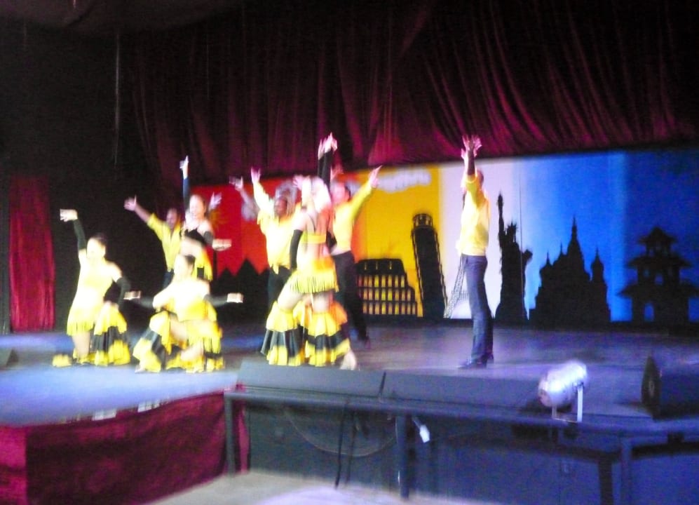 Abendshow des Animationsteams Hotel Mercure Hurghada