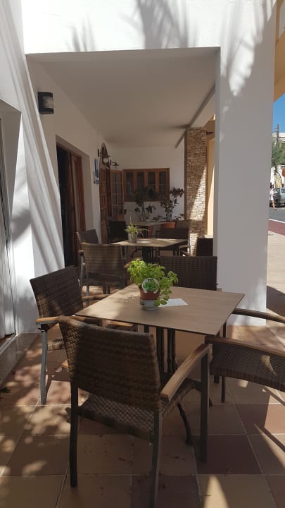 Außenansicht Hostal Roca Plana