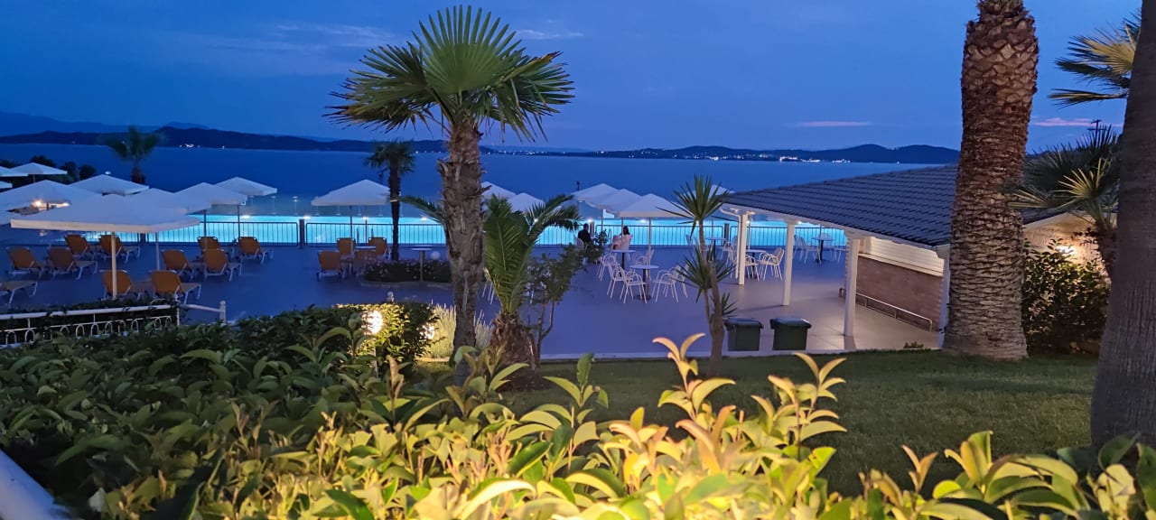 Ausblick Akrathos Beach Hotel