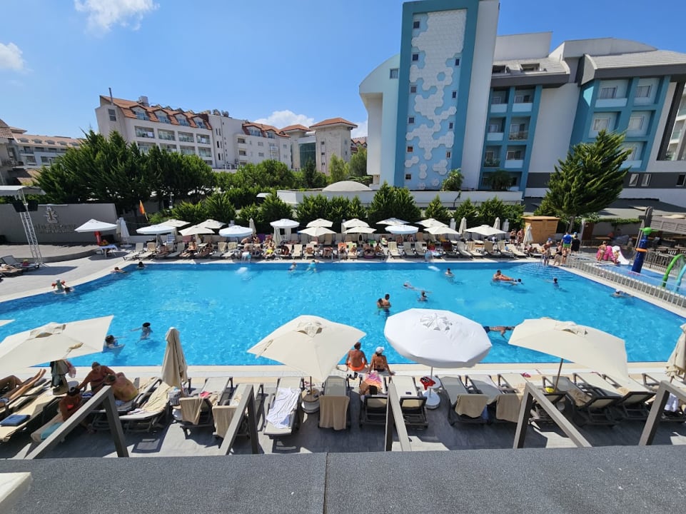 Pool Side Story Resort & Spa