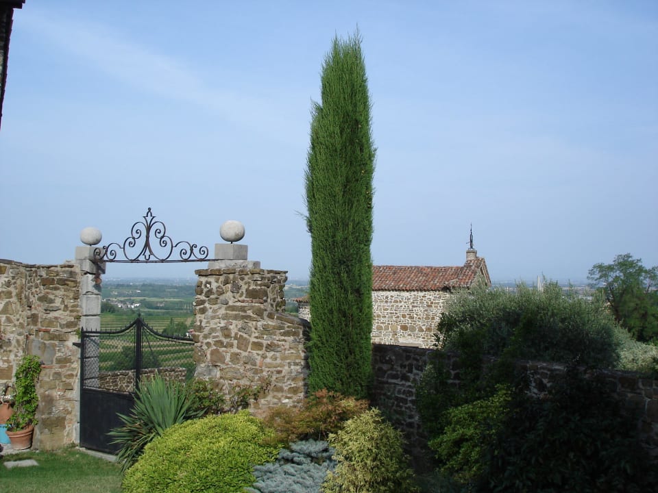 Innenhof Agriturismo Ronchi Di Sant'Egidio