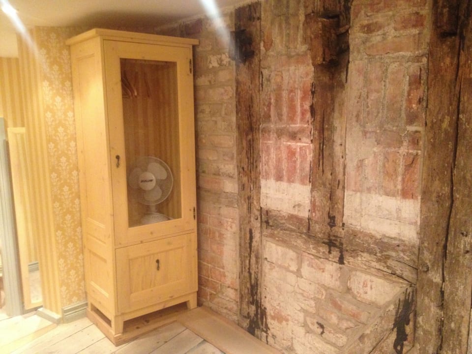 Uralte Wand perfekt integriert Best Western Hotel Royal