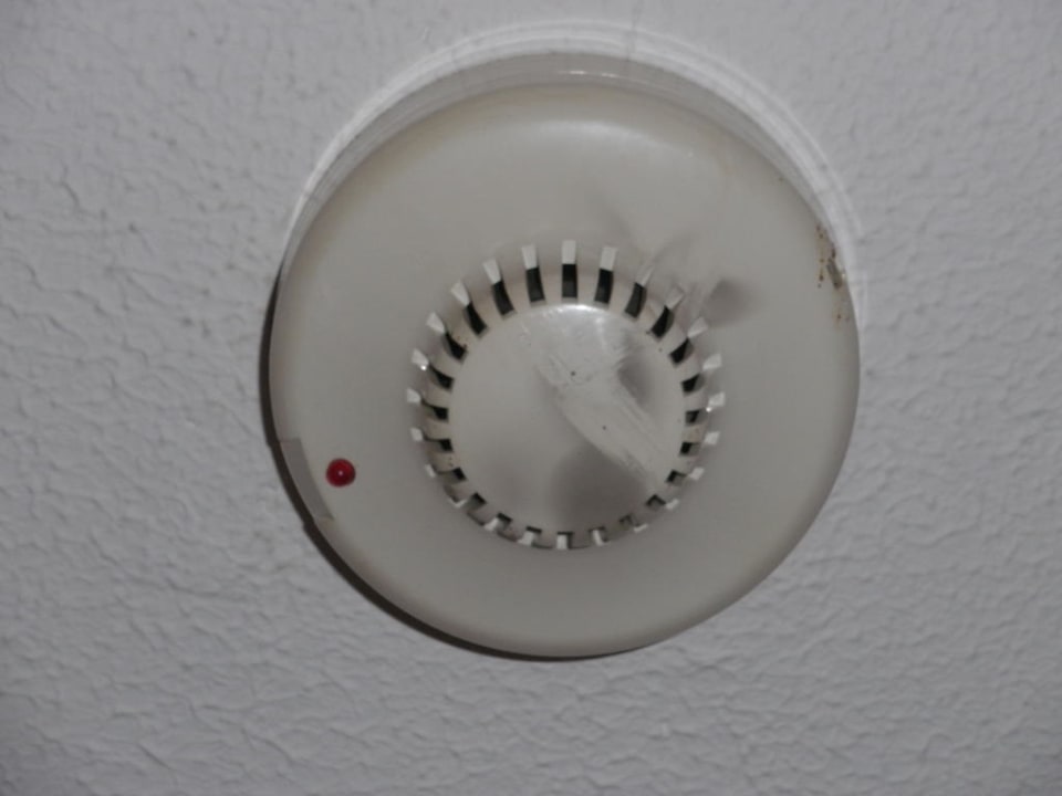 Keine Hilfe bei Feuer Servatur Playa Bonita