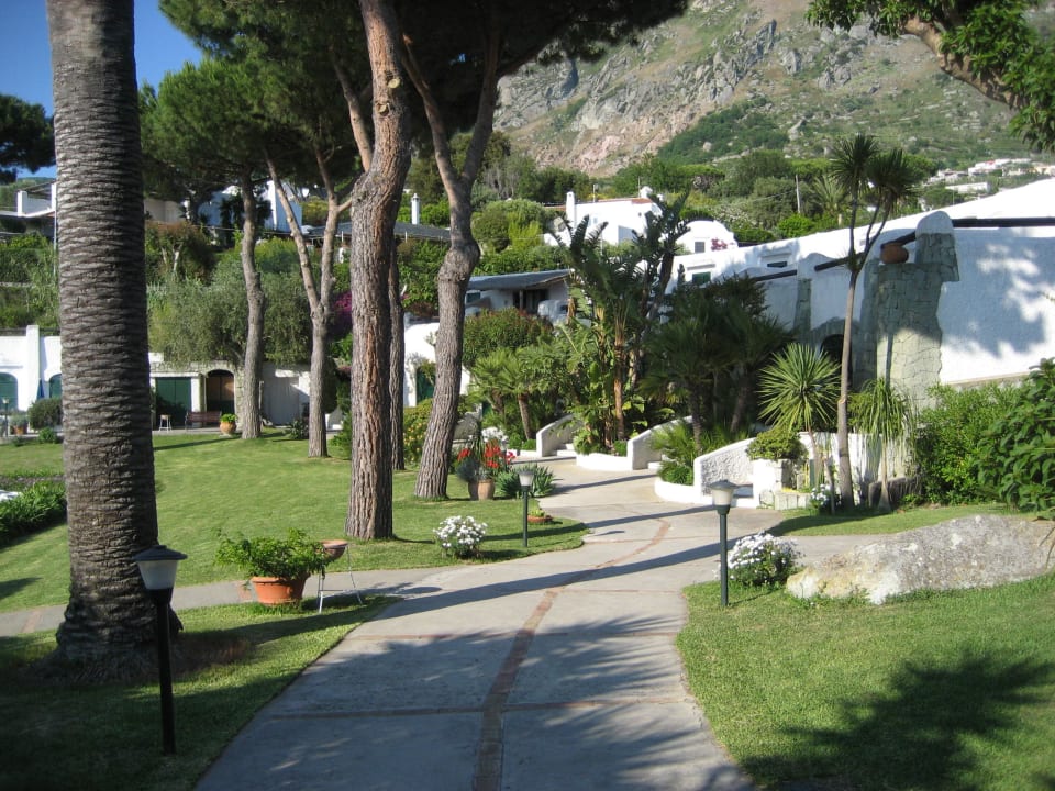 Zugangsweg zu den Bungalows Paradiso Garden Hotel Paradiso Terme Resort & SPA