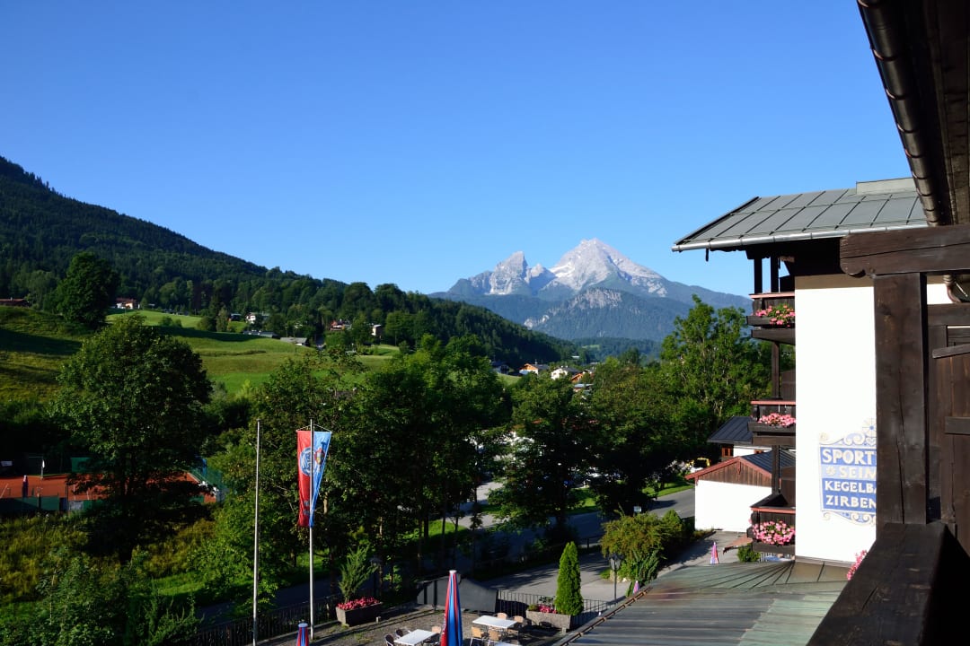 Ausblick auf Terrasse und Watzmann Alpensport-Hotel Seimler