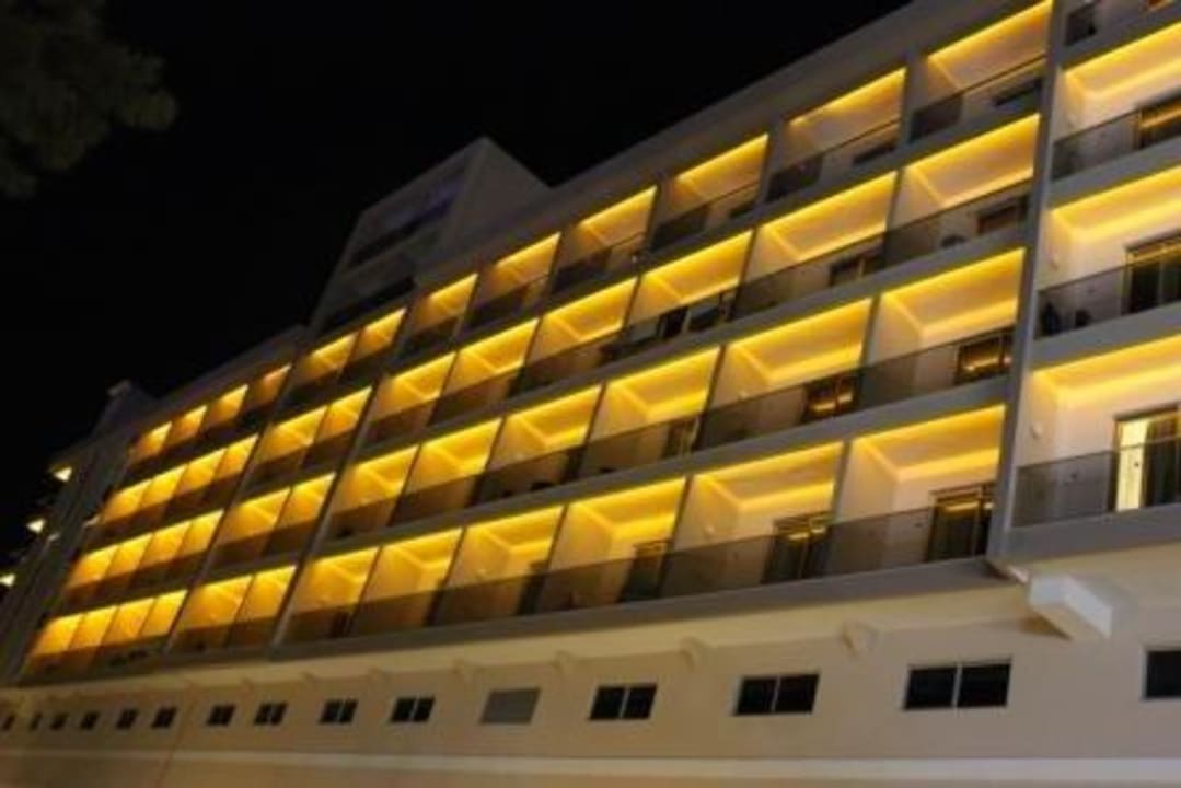 Straßenseite Dizalya Palm Garden