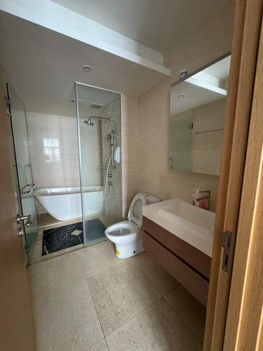Zimmer LUXURIOUS EXQUISITE SEAVIEW PRIVATE MARINA CONDOMINIUM