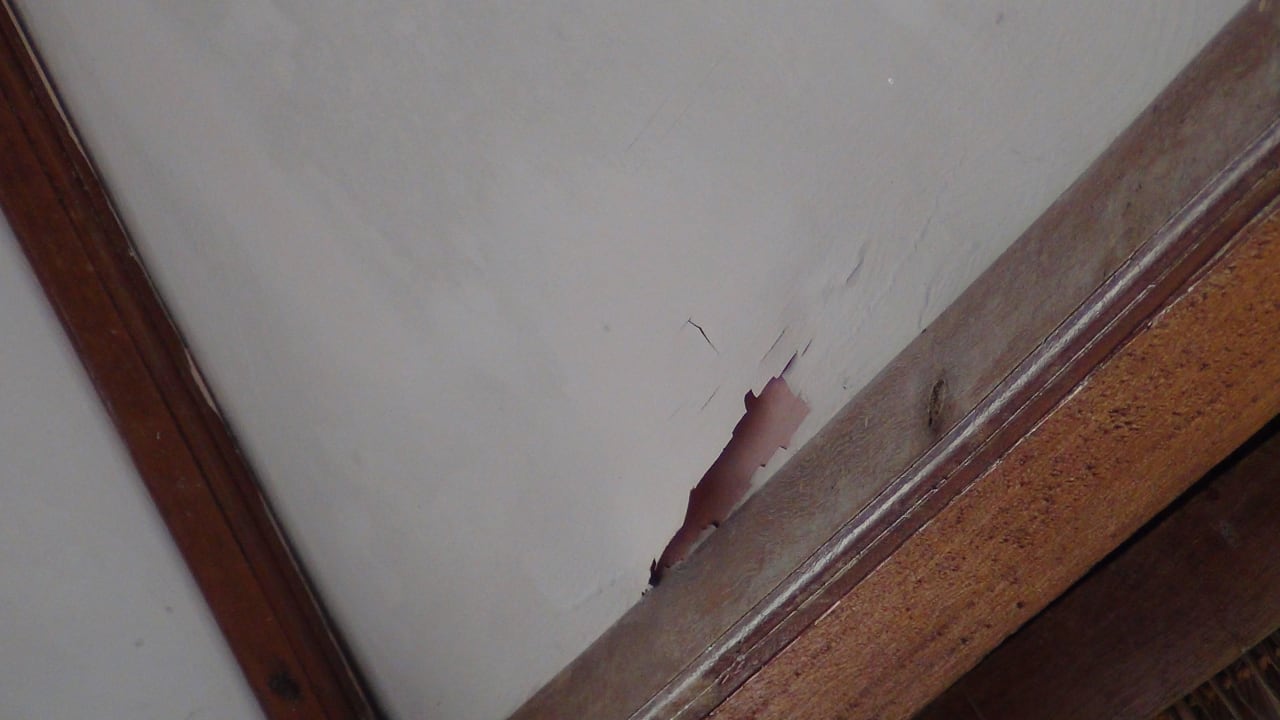 Decke, Farbe geht ab Madoogali Resort