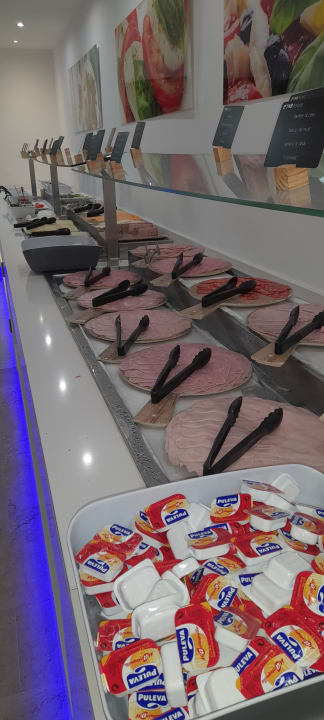 Gastro Hotel THB Tropical Island