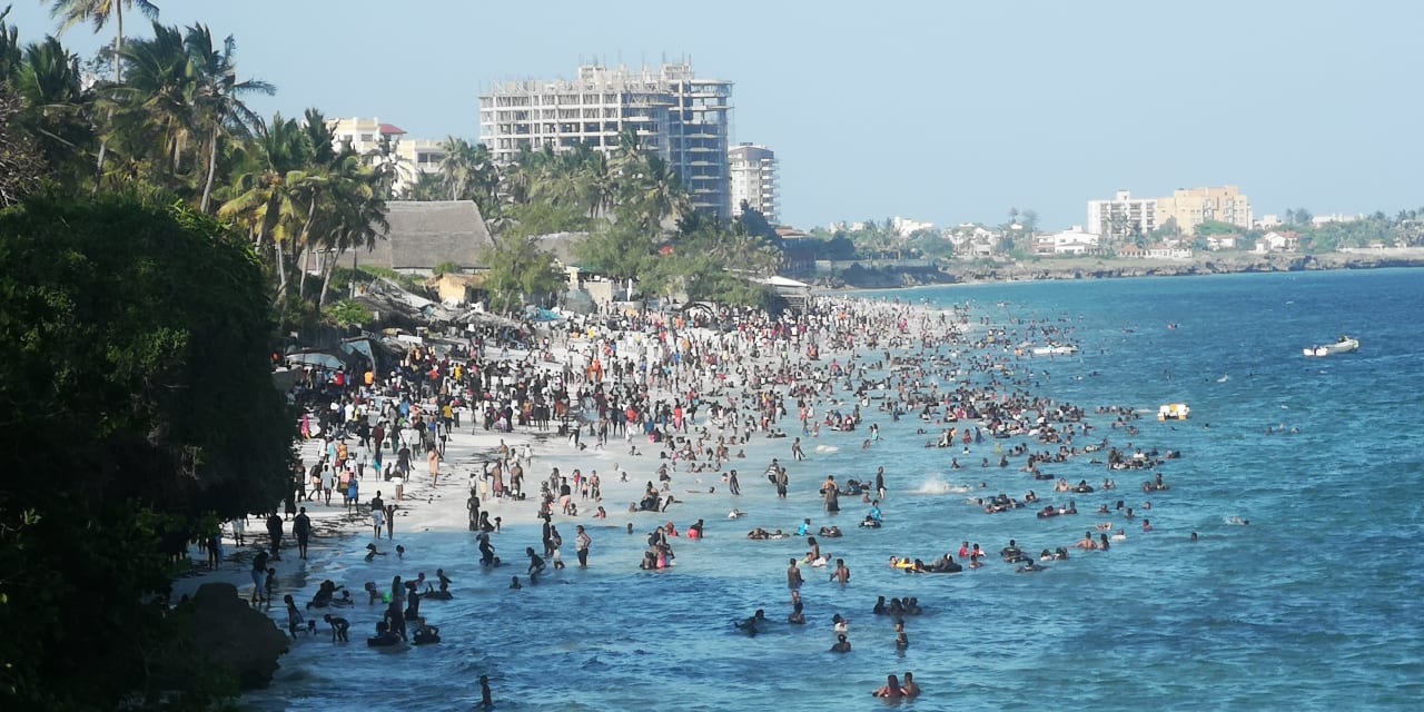 Strand Bahari Beach Hotel