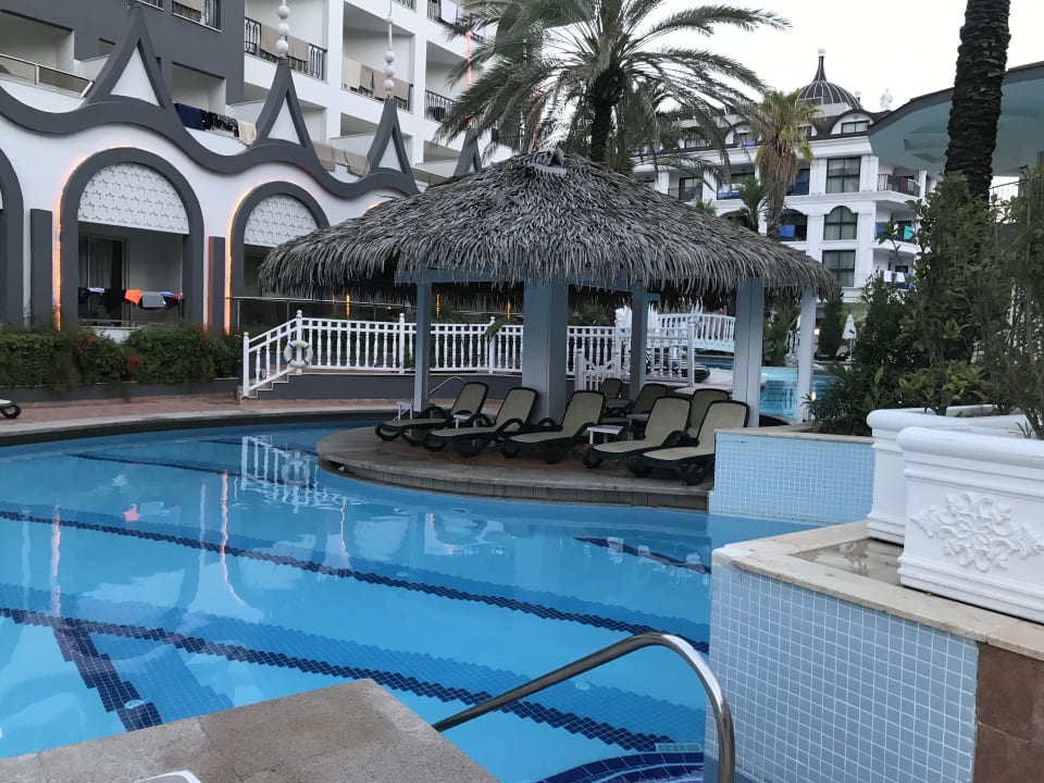 Pool Well Palace Side