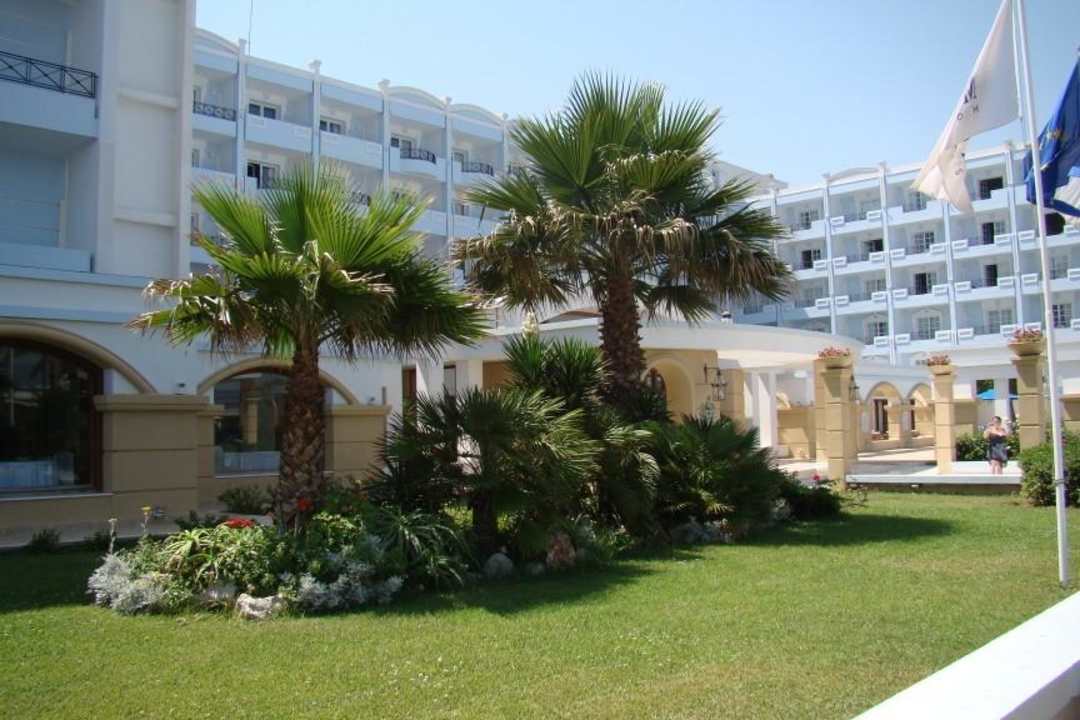Widok hotelu Mitsis Grand Hotel