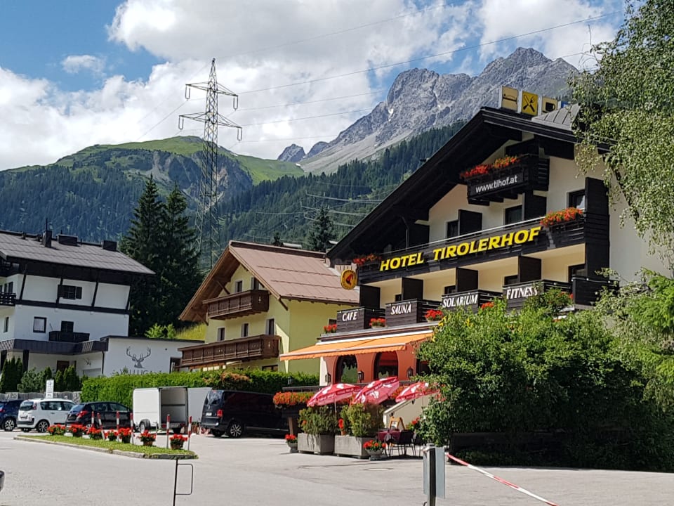 Außenansicht Hotel Tirolerhof