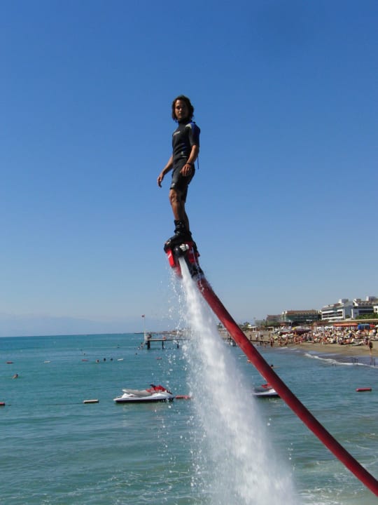 Geniales Sportgerät - Schwebezustand Belek Beach Resort Hotel