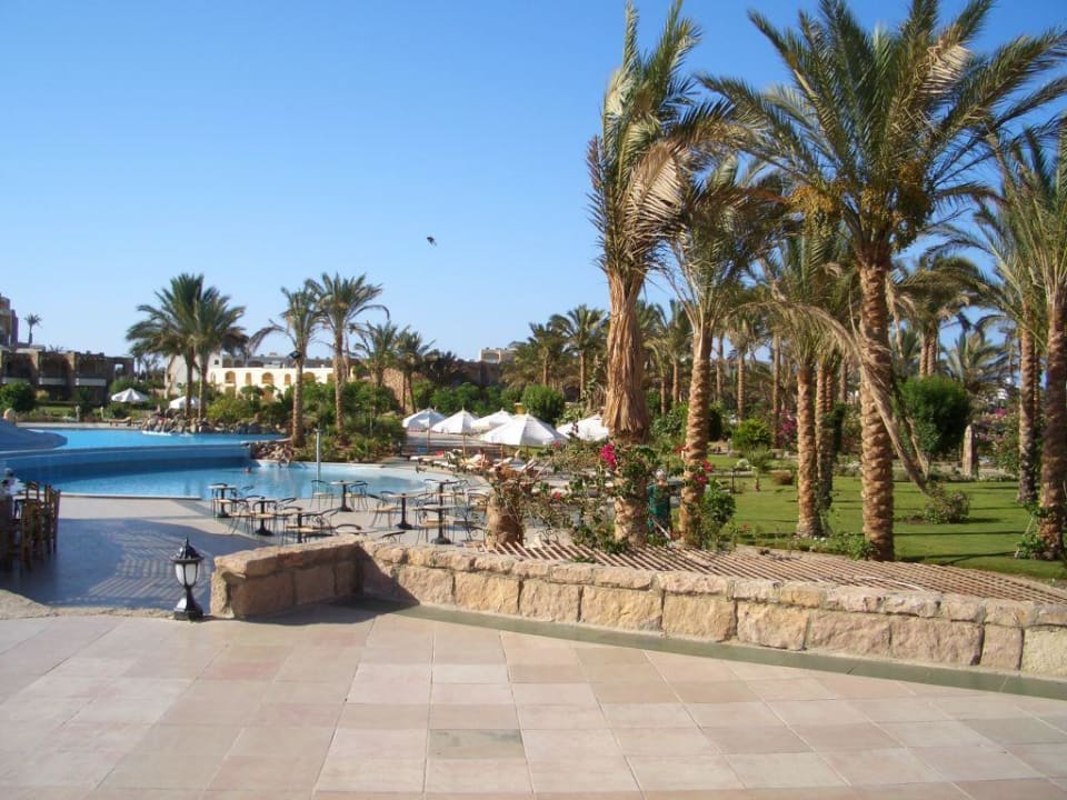 Pool mit Außenanlage Brayka Bay Resort