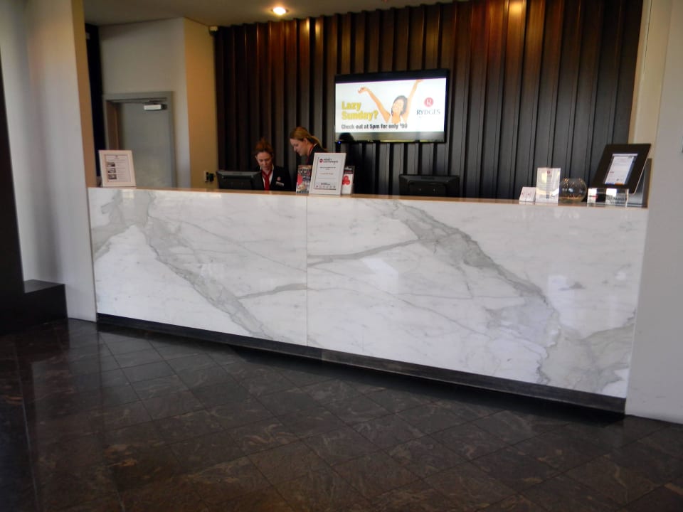 Rezeption Hotel Rydges Adelaide Southpark