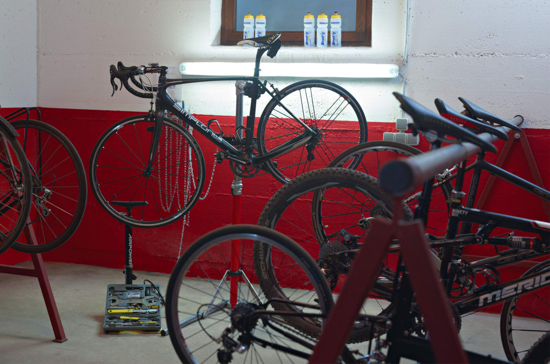 Road-Bike-Holidays: unser Fahrradkeller Hotel Zur Schanz