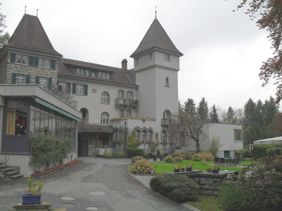 Hauptgebäude und Restaurant Hotel Schloss Ragaz