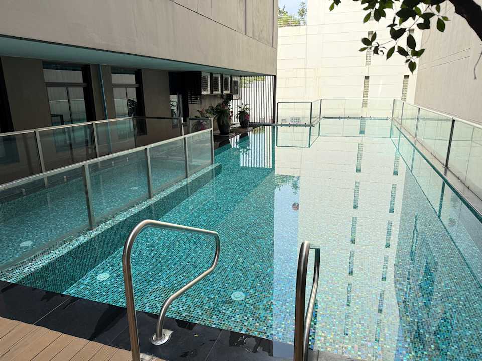 Pool Metropolis Suites Bangkok, Tapestry Collection by Hilton