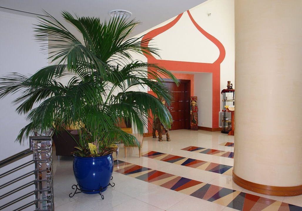 Zugang zum ind.Restaurant Hotel Le Meridien Al Aqah Beach Resort