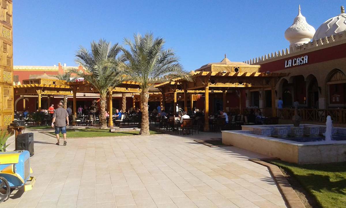 Beim Frühstück Pickalbatros Alf Leila Wa Leila Resort - Neverland Hurghada