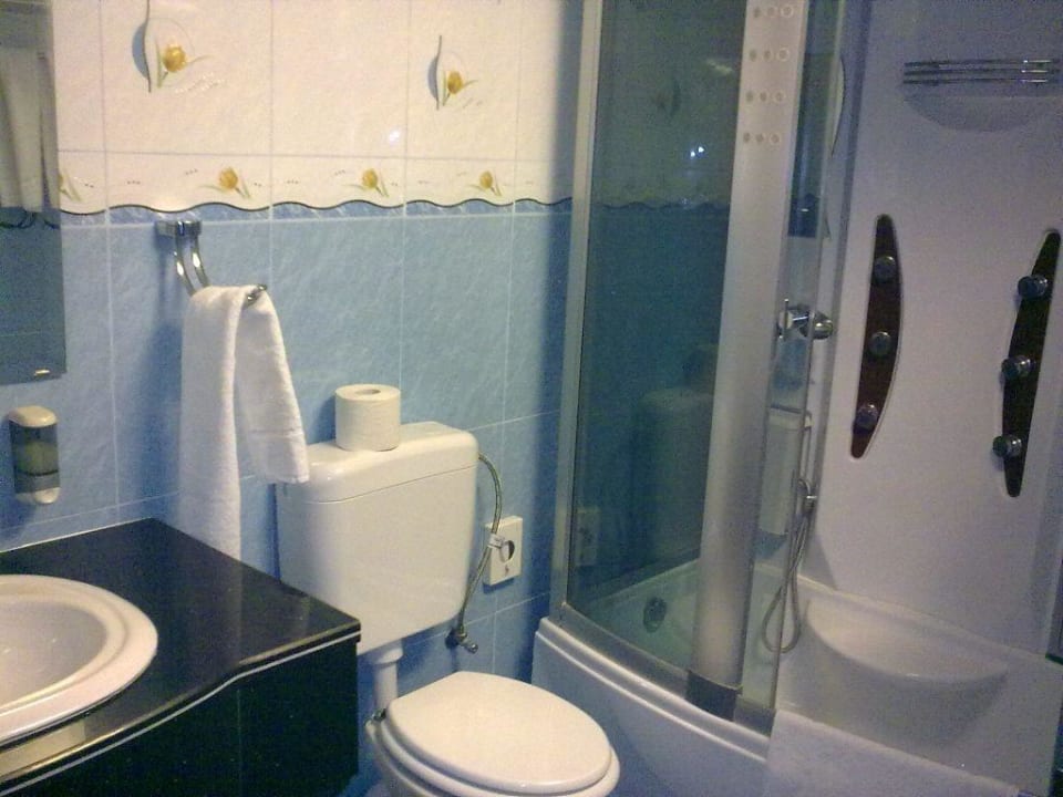 Bad des Zimmers 606 Hotel Nevada Hamburg