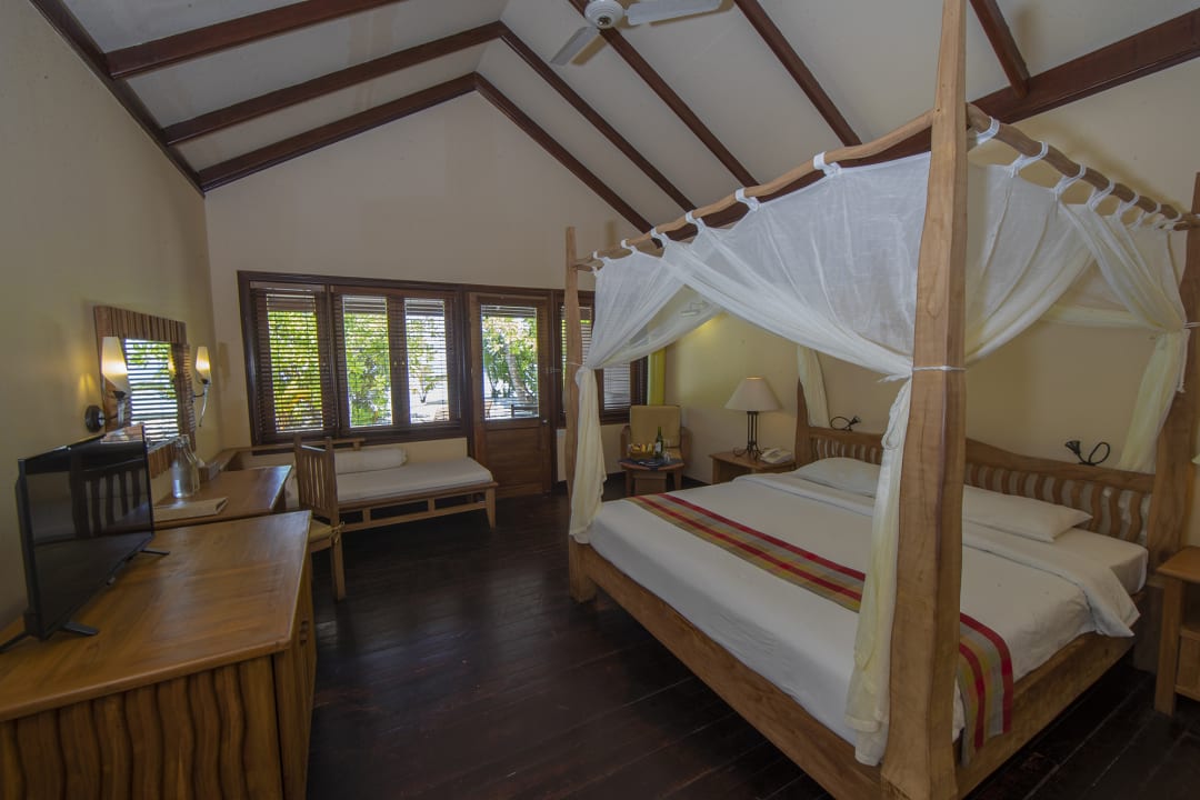 Zimmer Filitheyo Island Resort